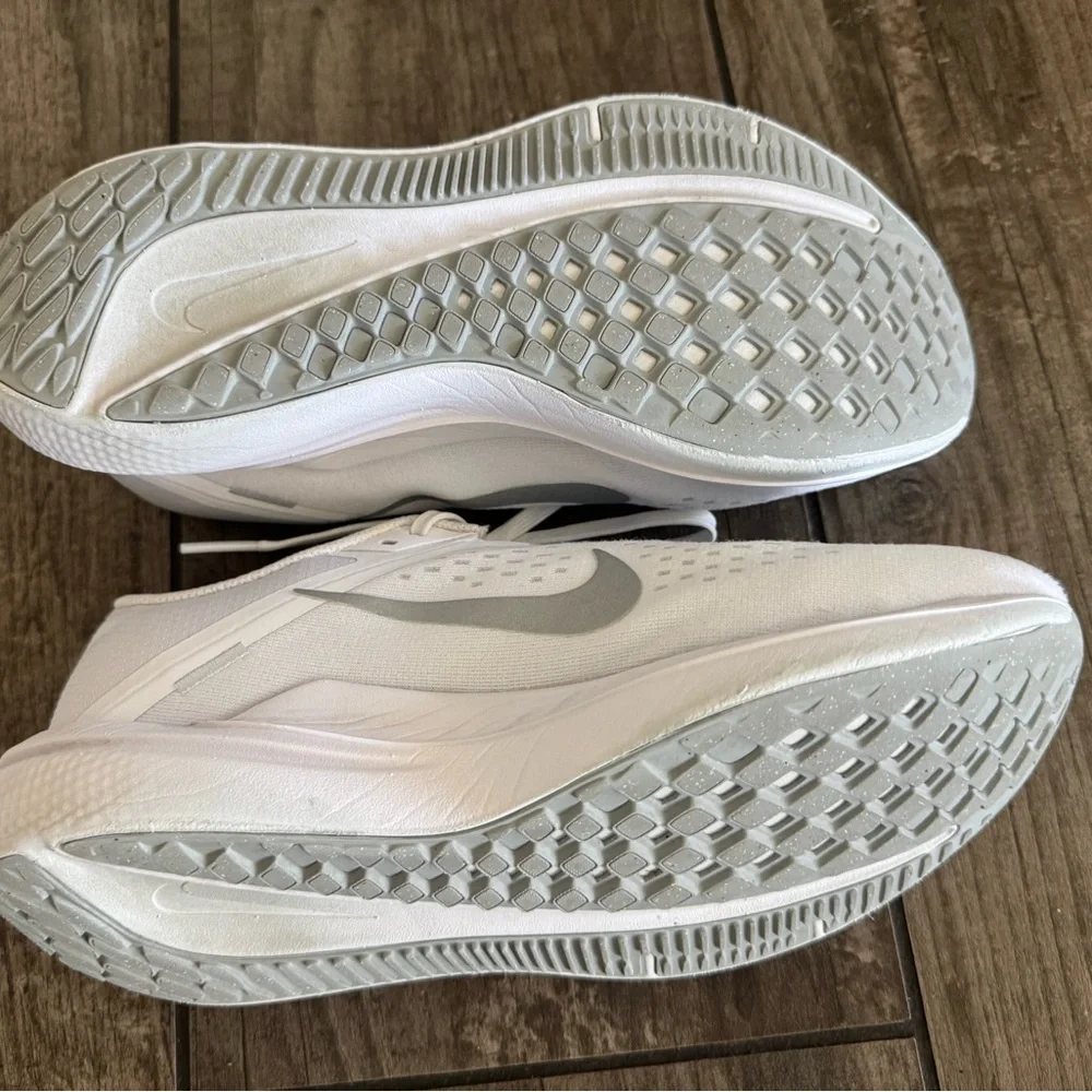 Nike Winflo 10 Women's All-White Athletic Sneakers - Picture 6 of 9